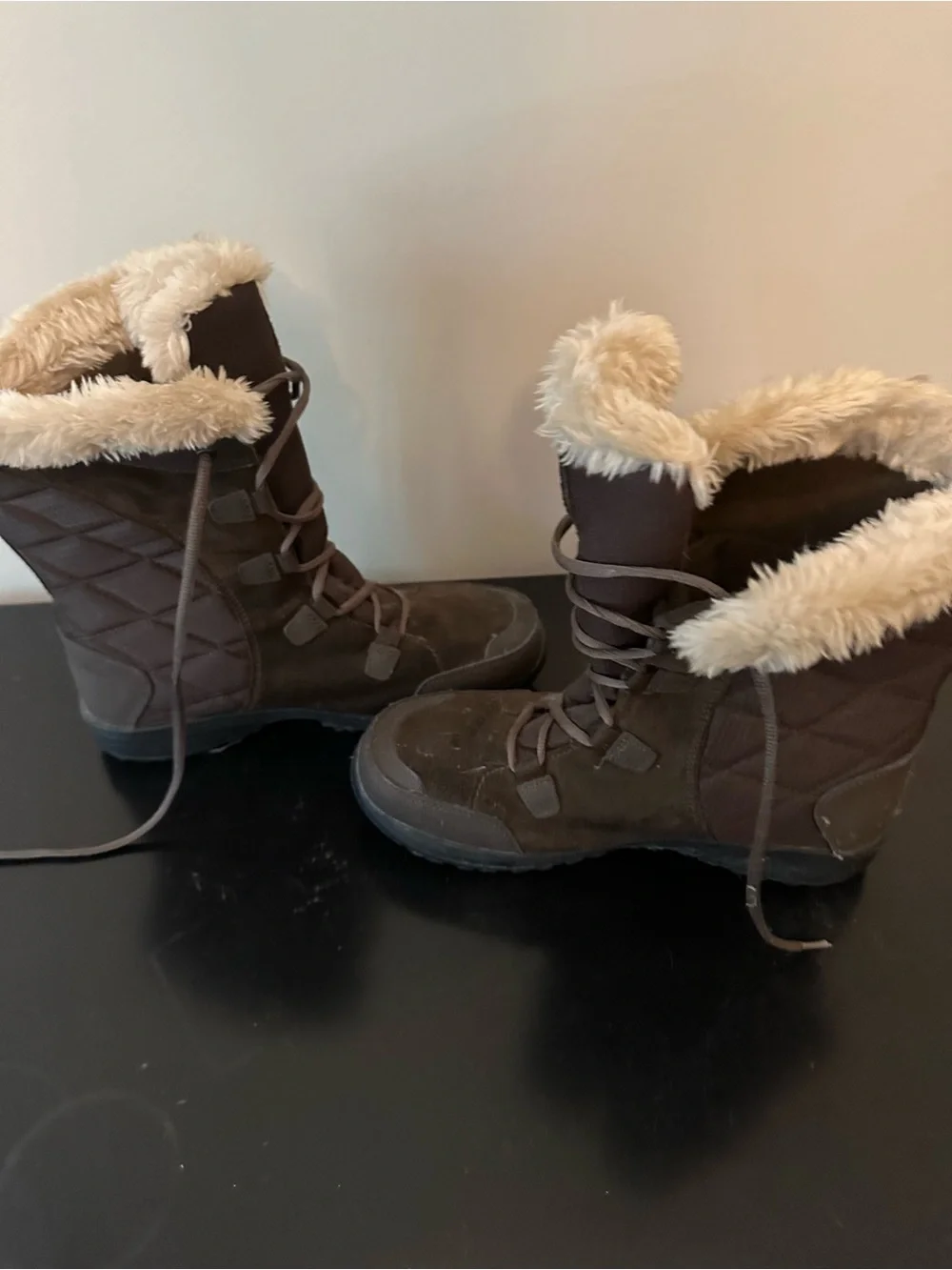 Columbia Women's Brown Winter Lace-Up Boots with Cream Faux-Fur Cuff
